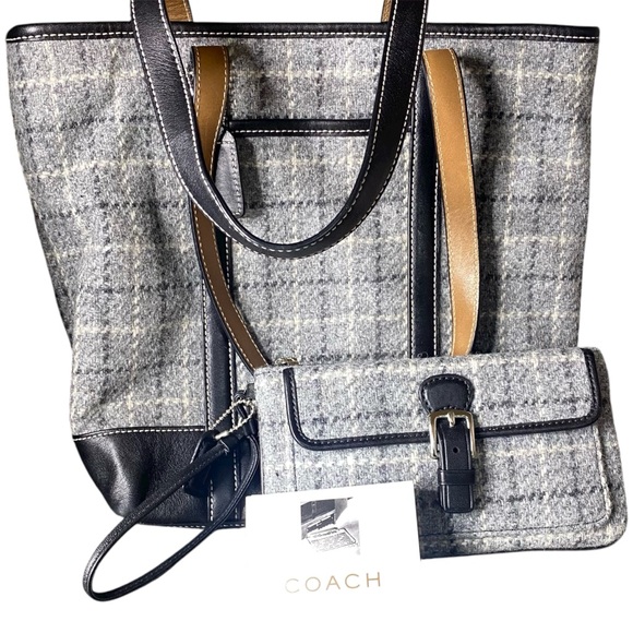 Coach Handbags - Vintage Coach Bag Wallet Wristlet Wool Leather Gray Herringbone